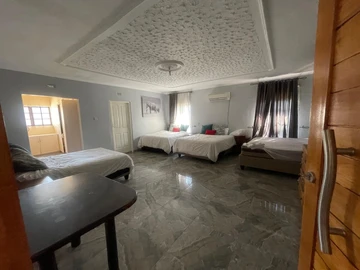 6 Bedroom House