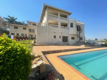 6 Bedroom House