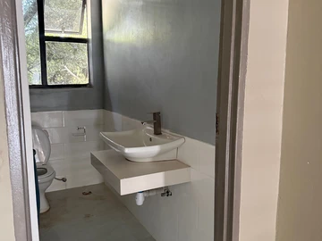 3 Bedroom Flat & Apartment