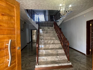 6 Bedroom House