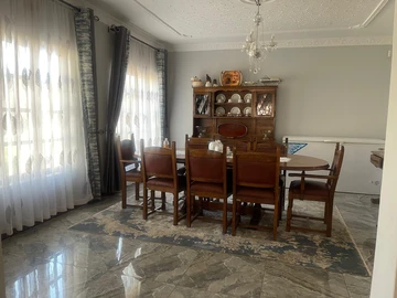 6 Bedroom House